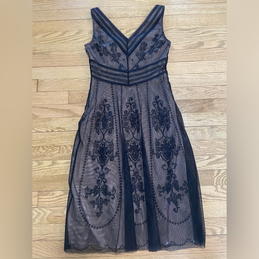 LOFT Cocktail Evening Gown w/ Floral Embroidery V-neckline Midi Party Dress